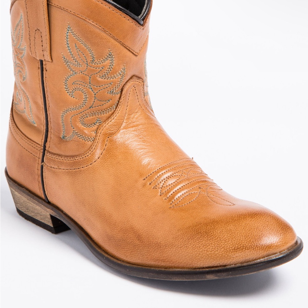 DINGO boots